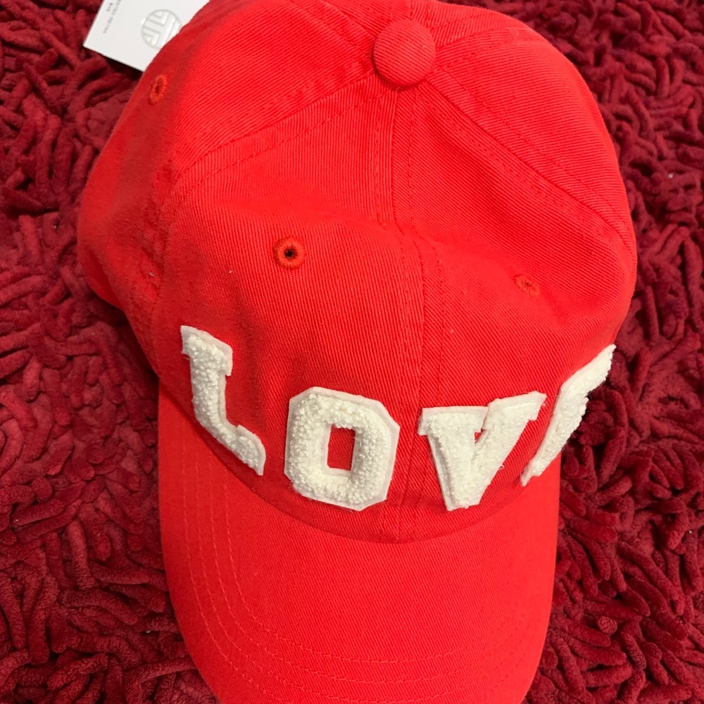 Tory Burch Love hat